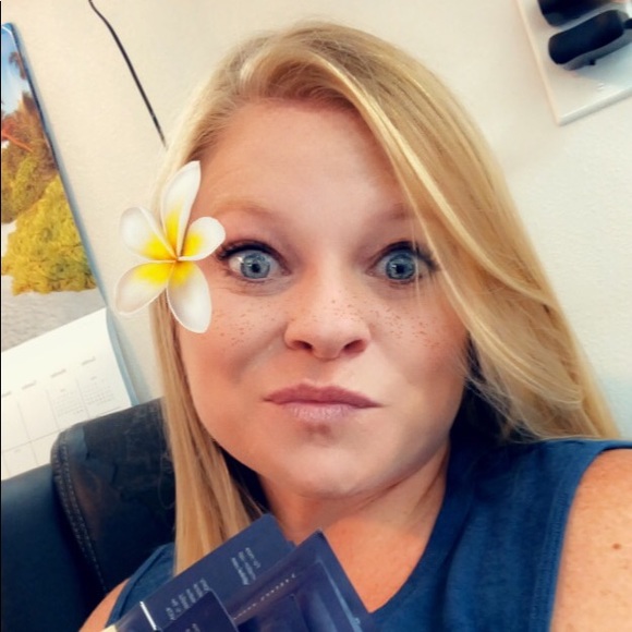 Meet your Posher, Kelly - Picture 1 of 1